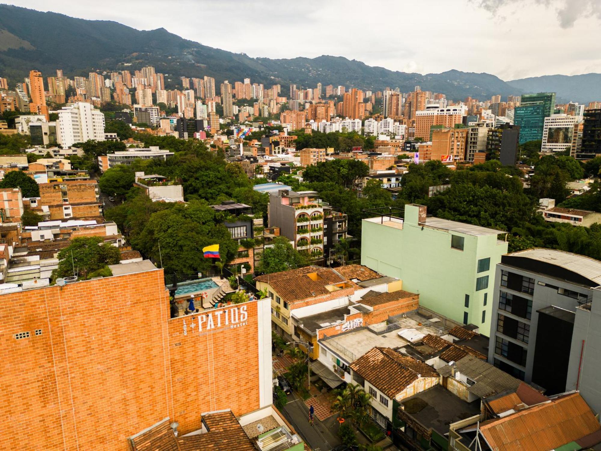 Los Patios Hostel Medellín Exterior foto